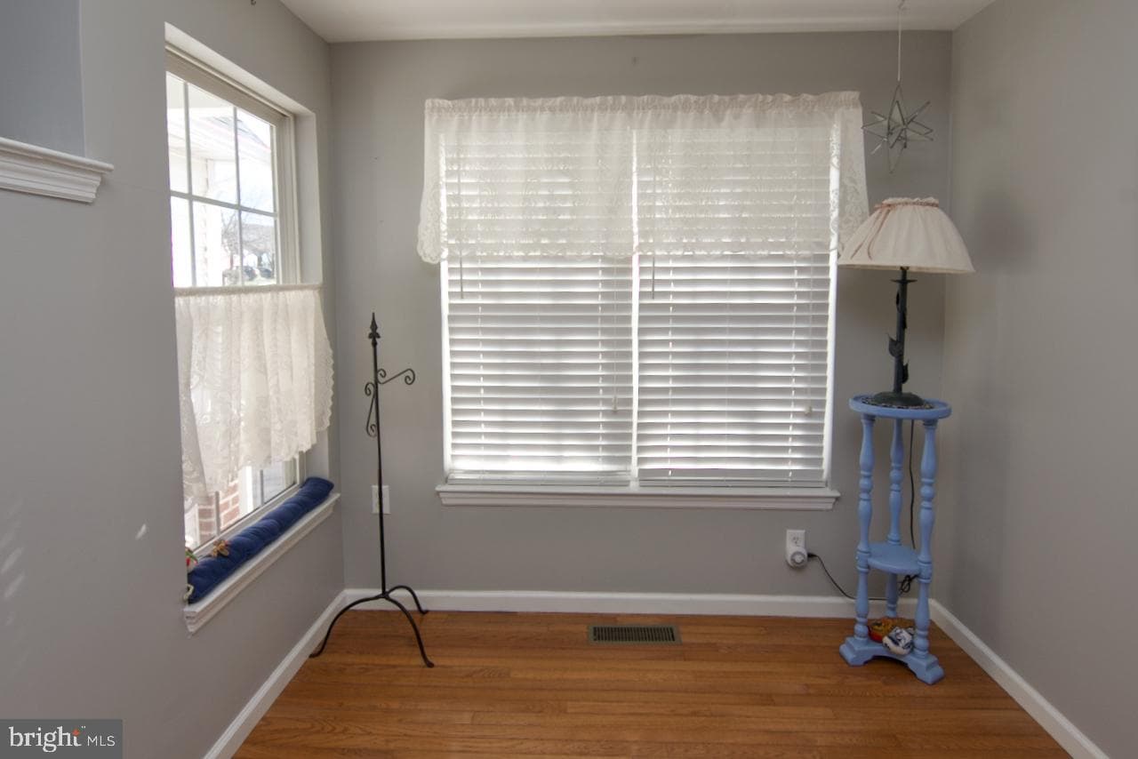 200 Walton Court photo 9