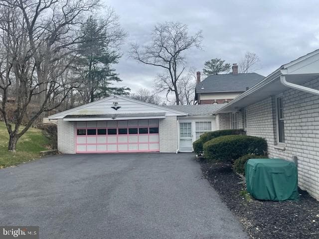 2146 Fairview Avenue photo 3