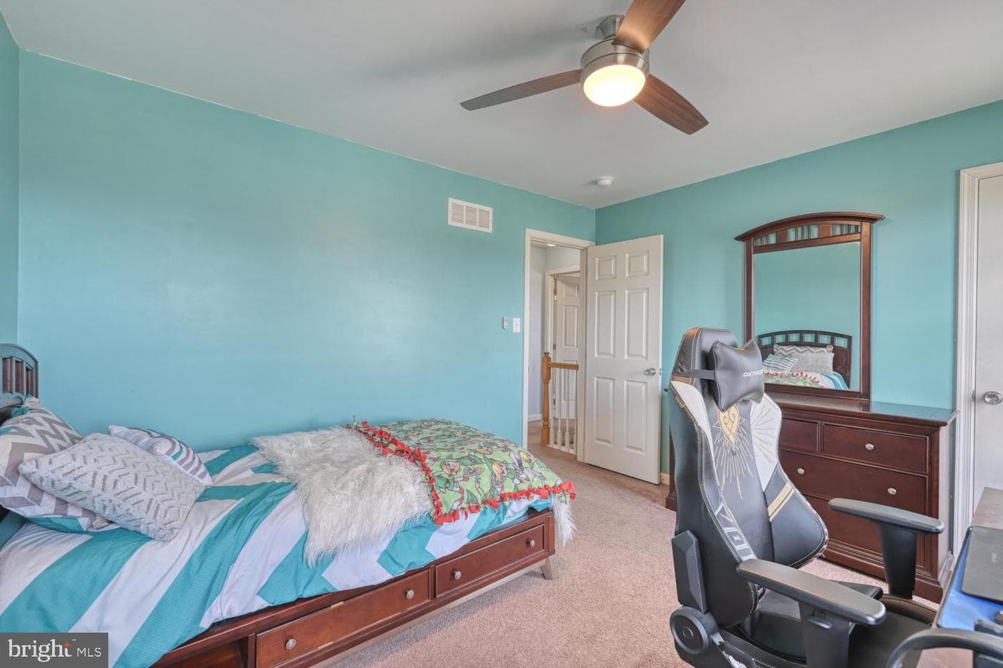 211 Oval Drive photo 32