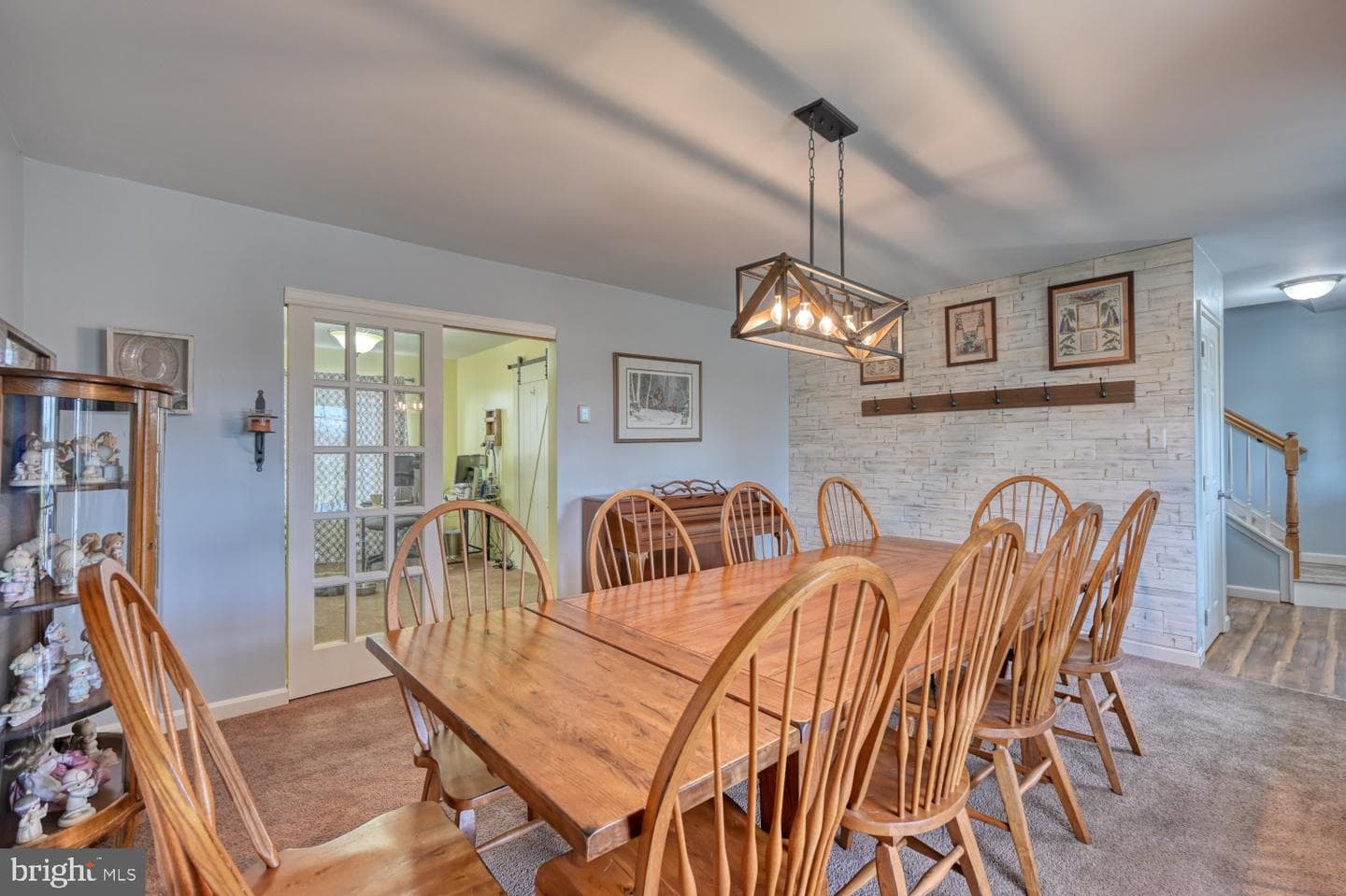 211 Oval Drive photo 5
