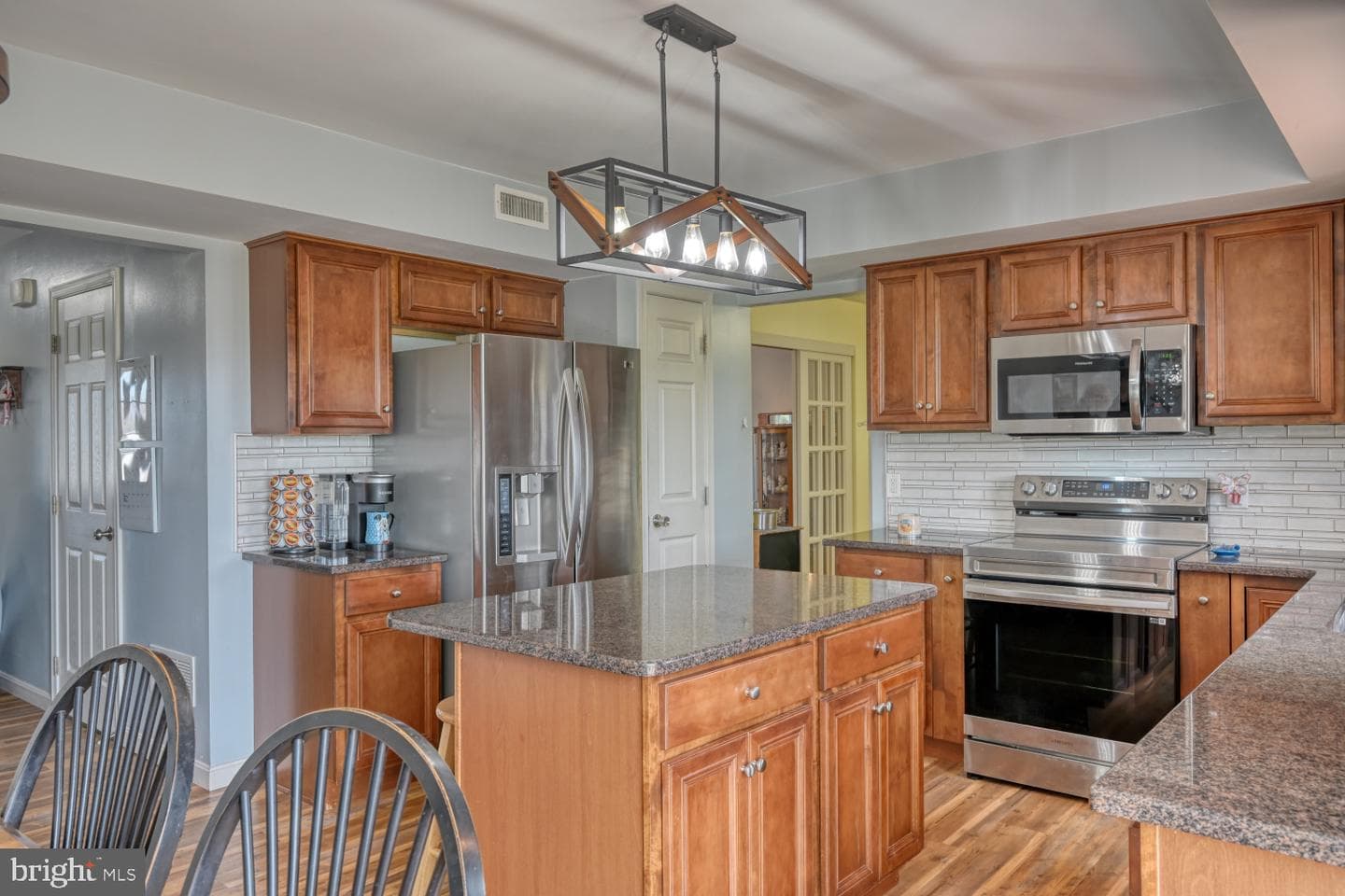 211 Oval Drive photo 9