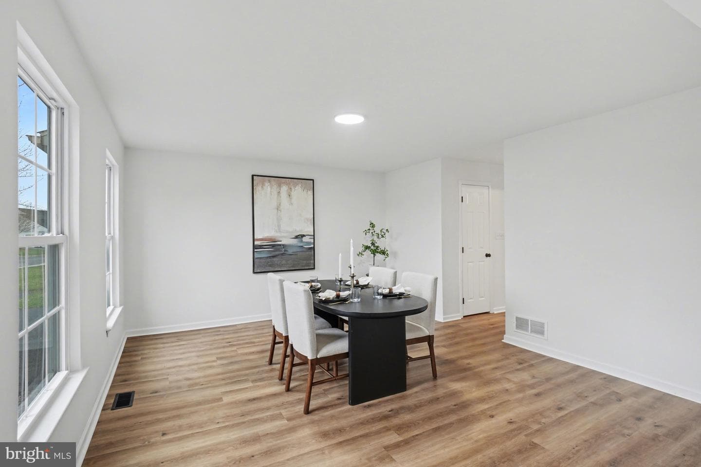 4983 Thornbury Cr photo 10