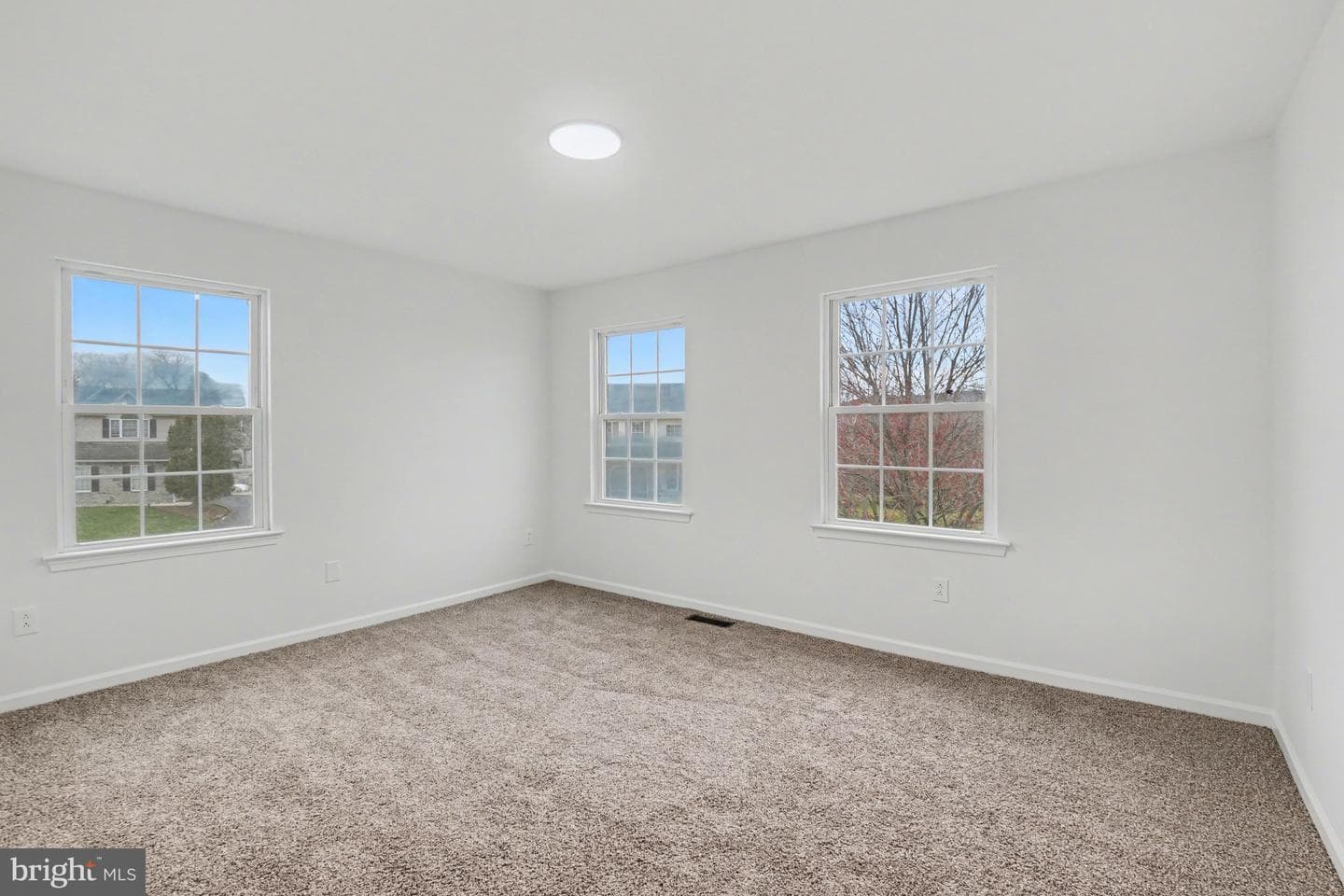 4983 Thornbury Cr photo 24