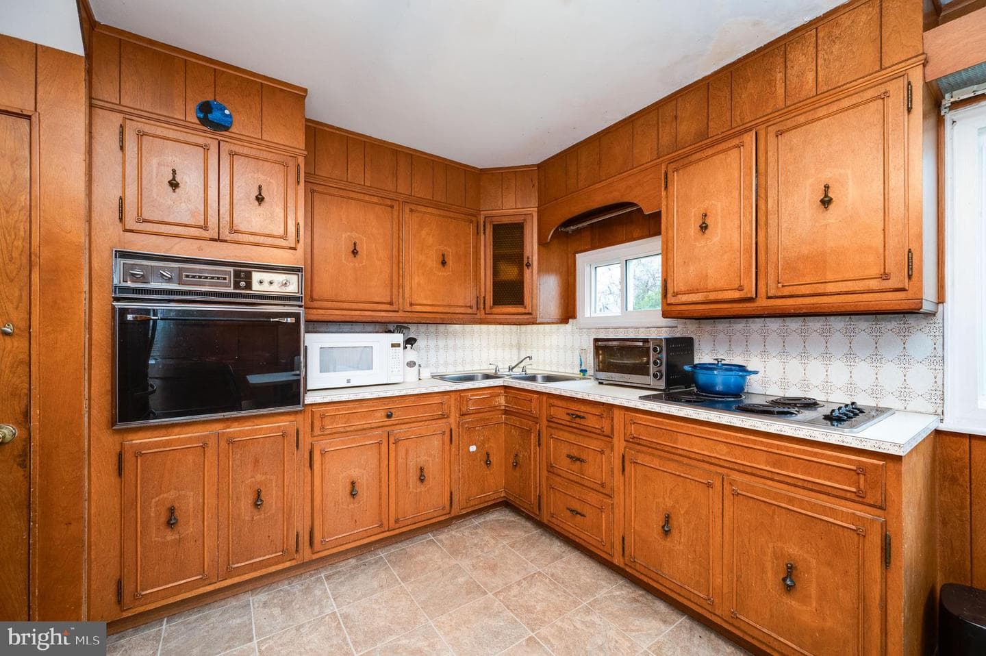 511 Grill Avenue photo 12