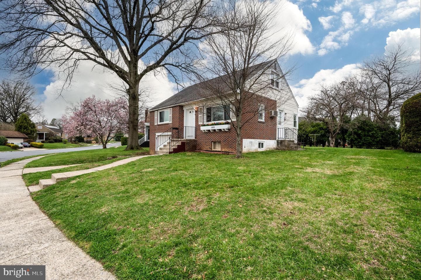 511 Grill Avenue photo 3