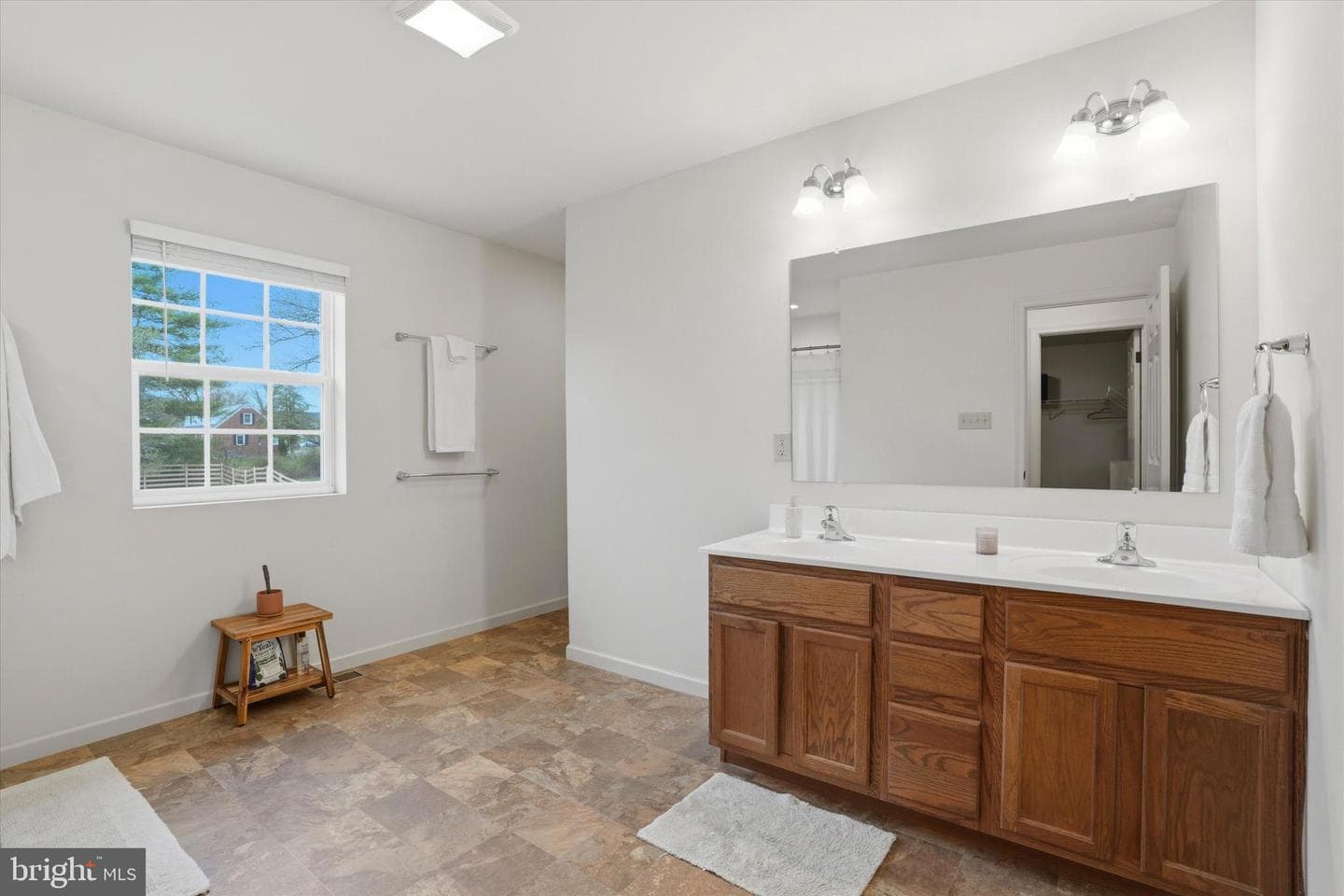 4 Sovereign Drive photo 20