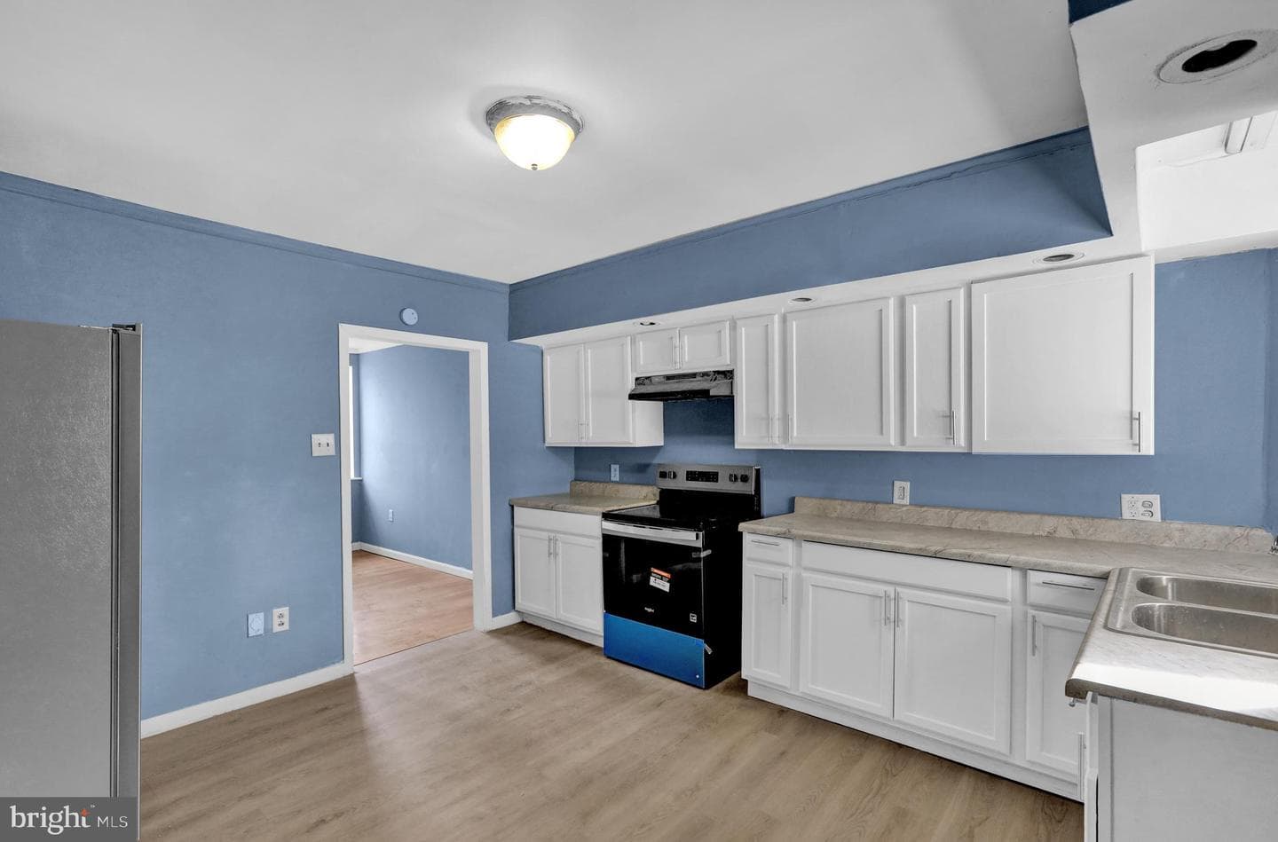 70 N Centre Avenue photo 11