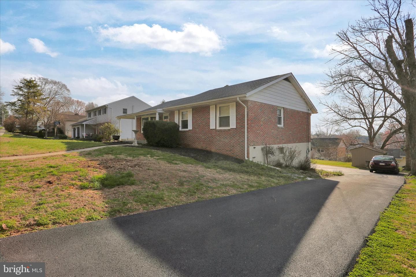227 W Neversink Road photo 5