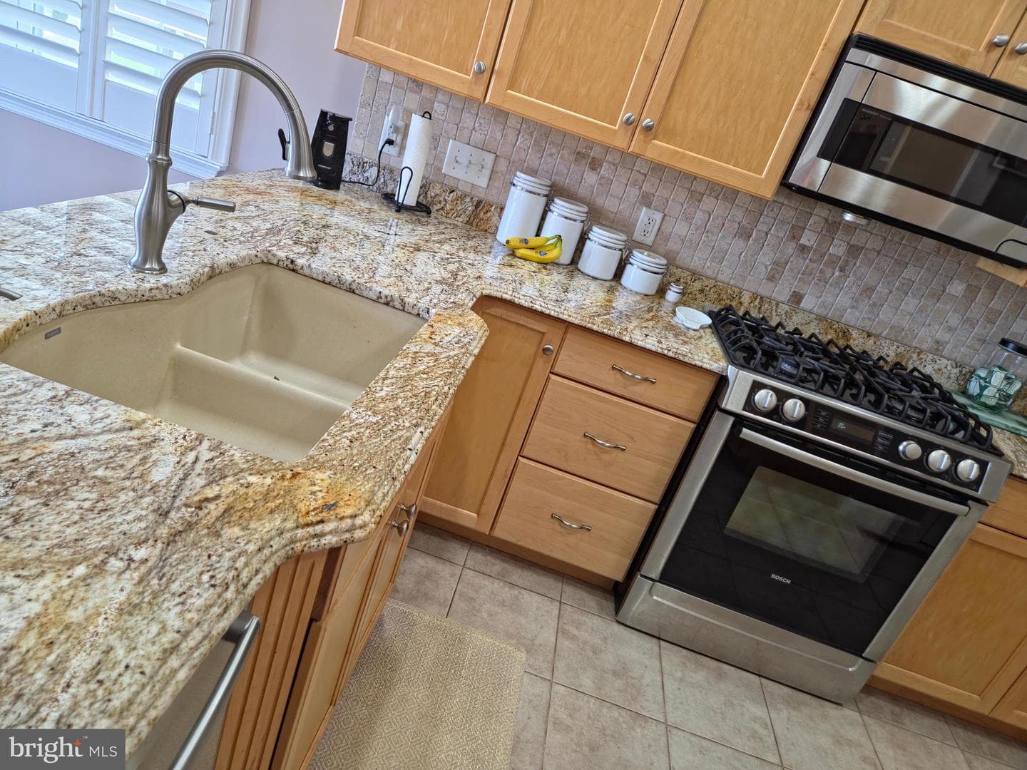 409 Westbury photo 16