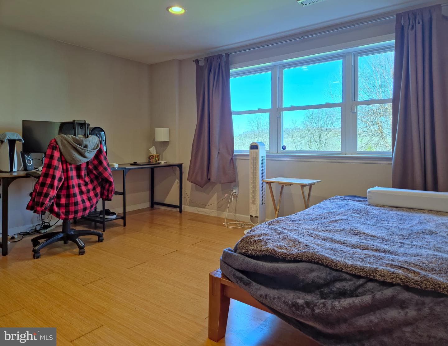 409 Westbury photo 35