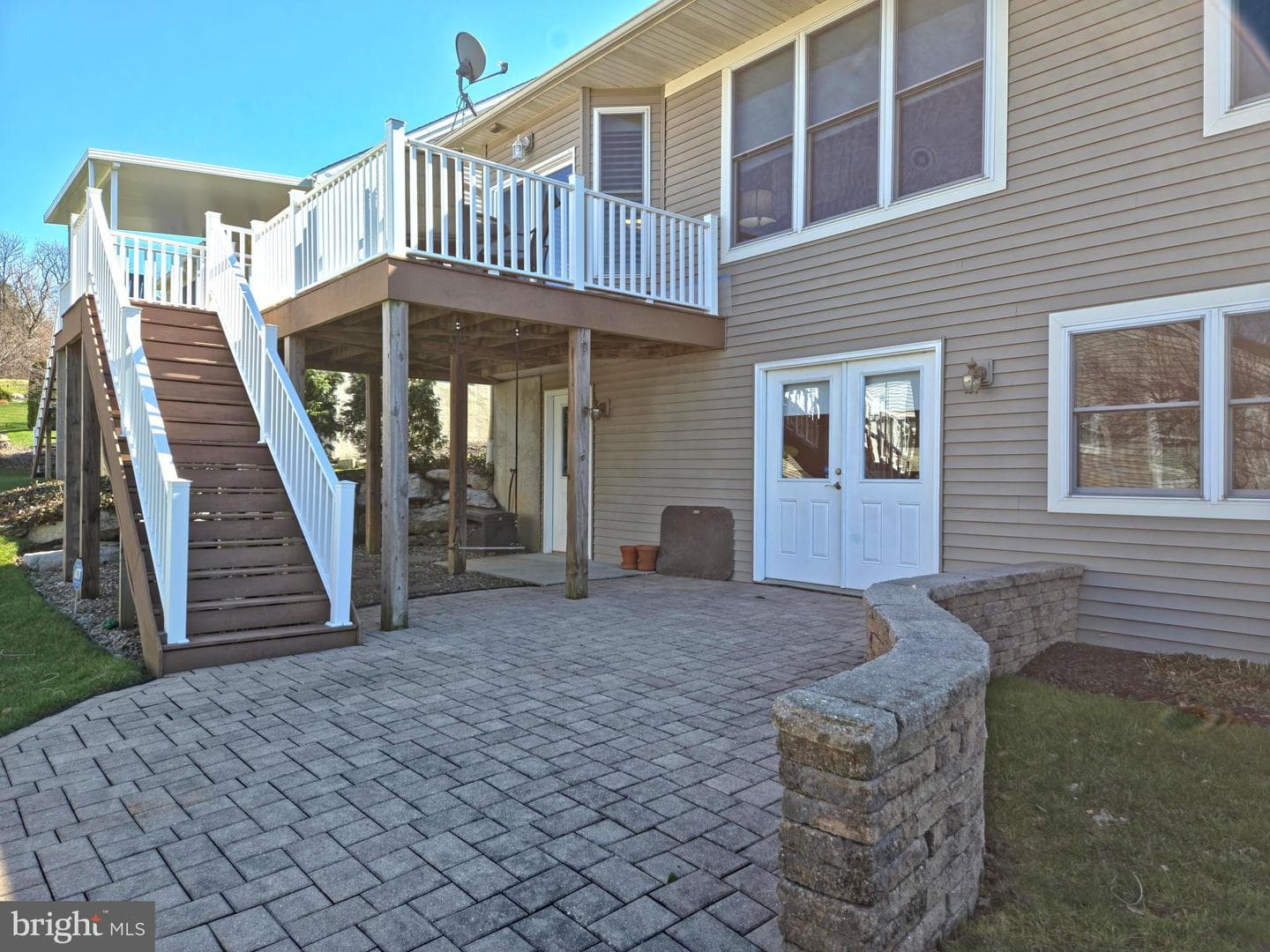 409 Westbury photo 5