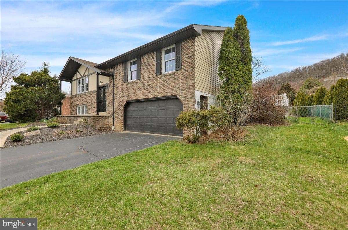 2 Courtleigh Place photo 26
