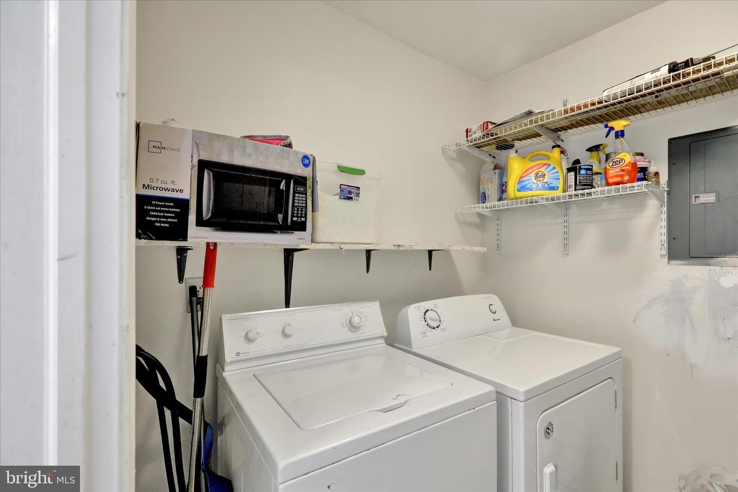 302 Peters Way photo 12