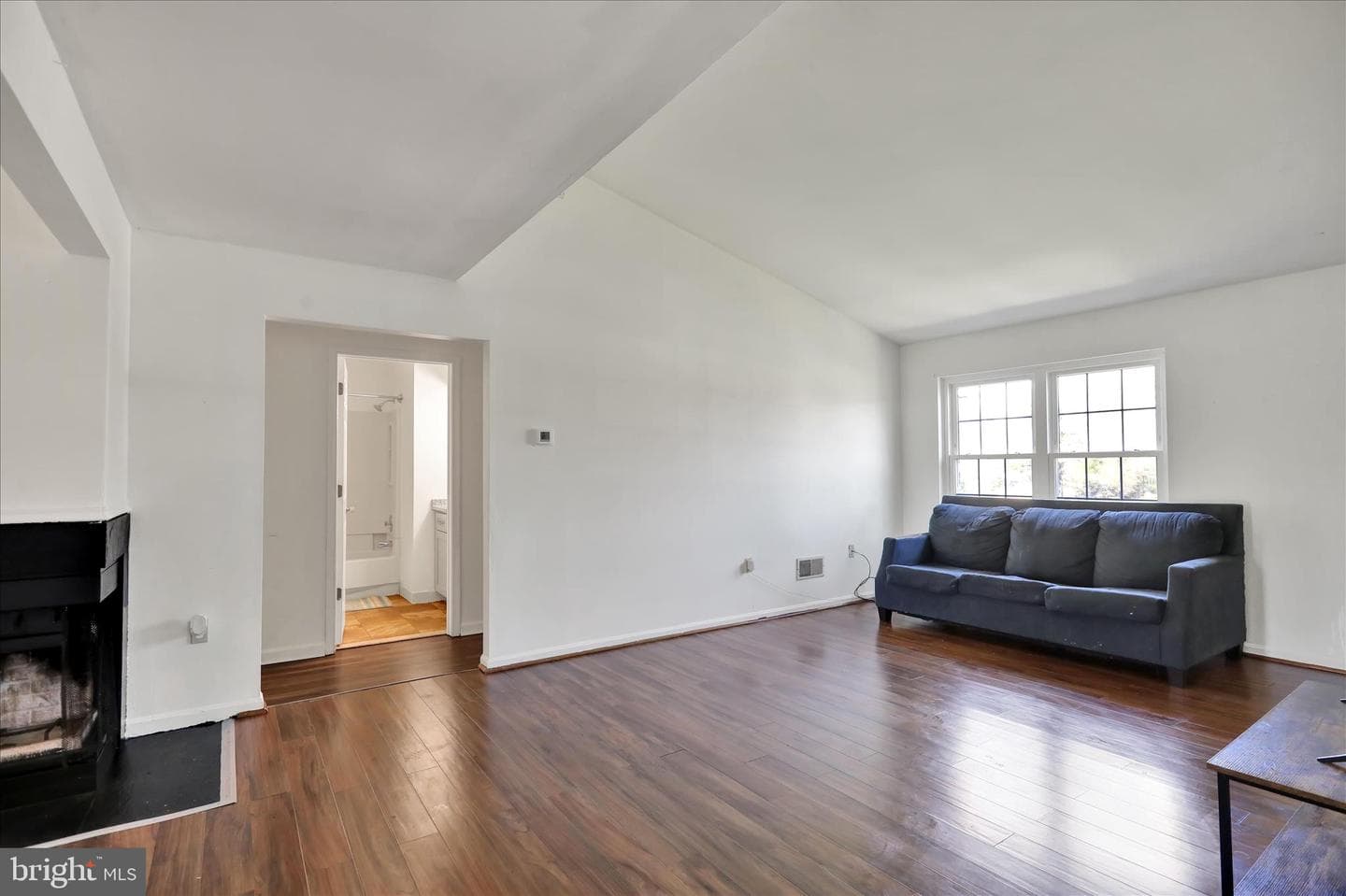 302 Peters Way photo 3