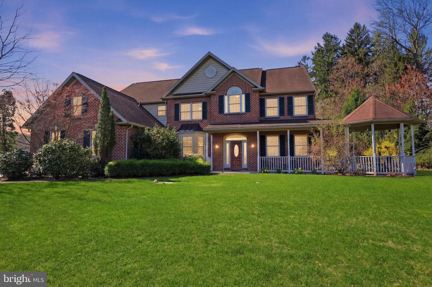 5 Glen Hollow Court