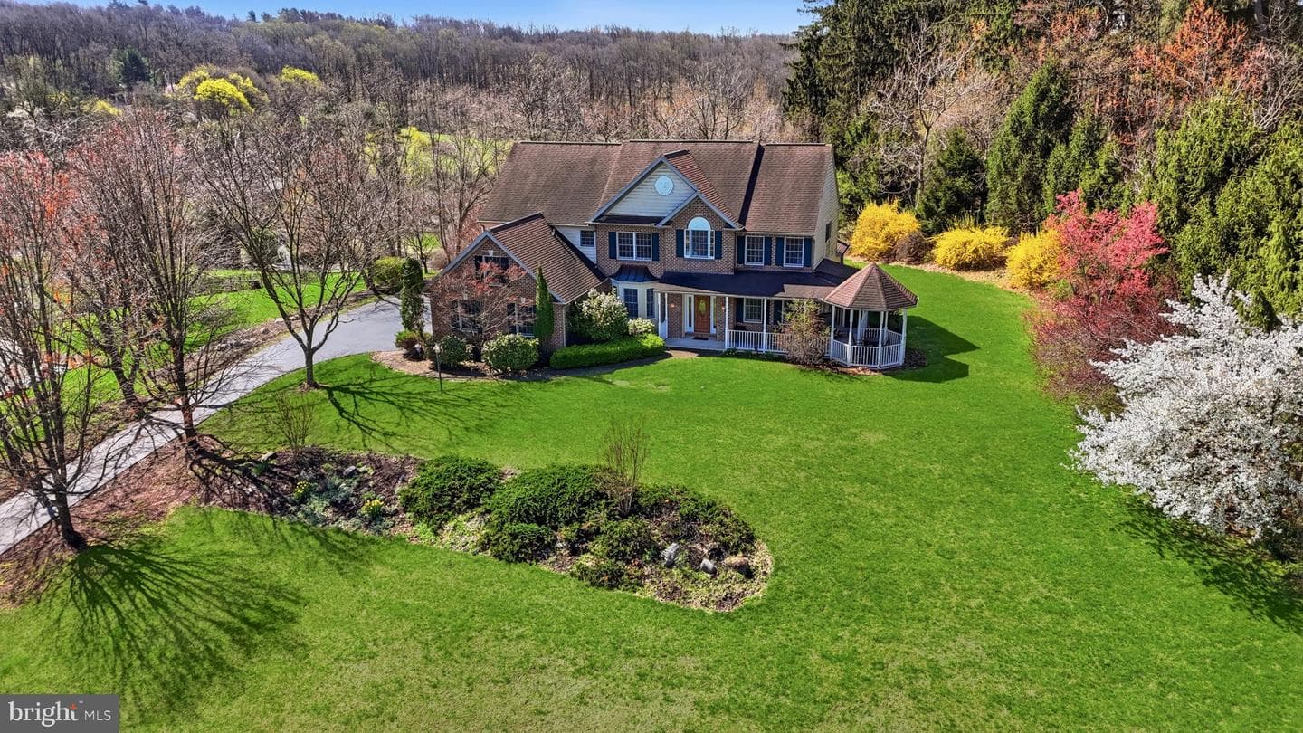 5 Glen Hollow Court photo 55