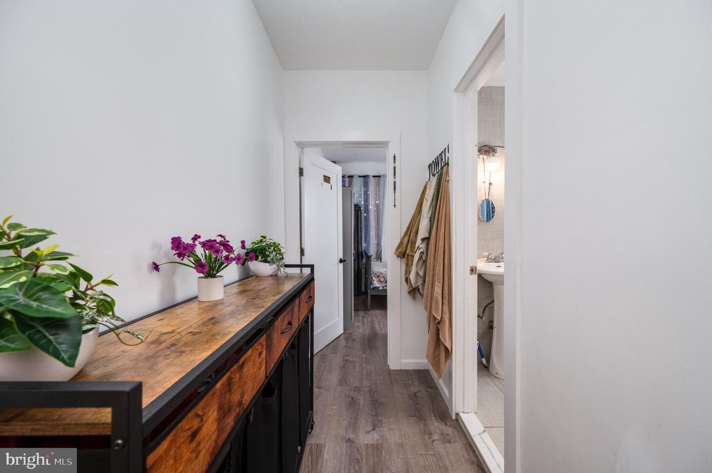 539 Gordon St photo 11