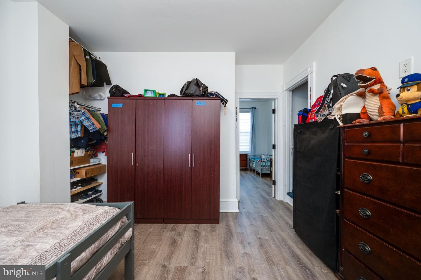 539 Gordon St photo 13
