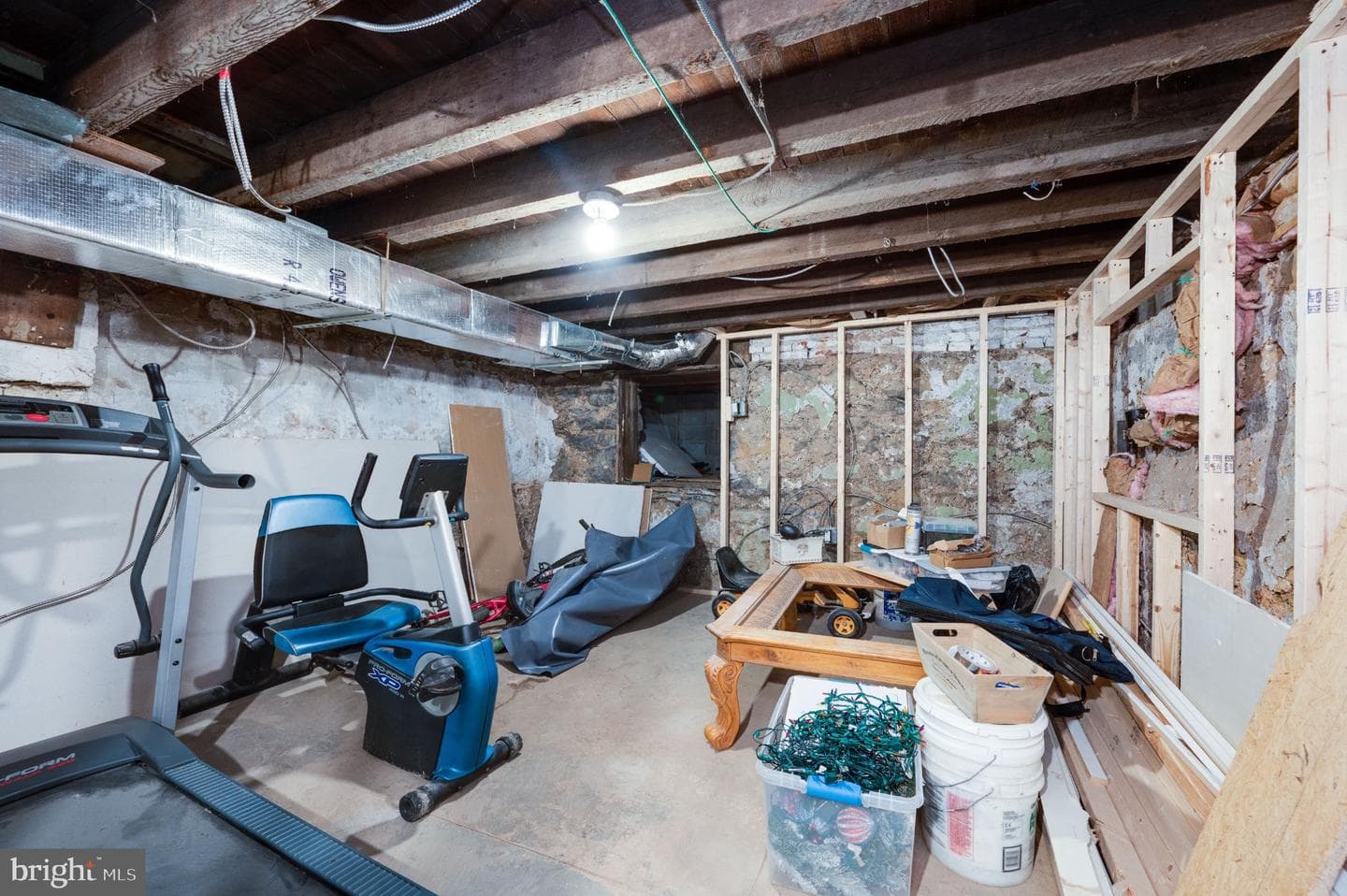 539 Gordon St photo 17