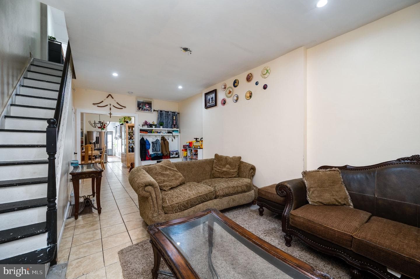 539 Gordon St photo 3