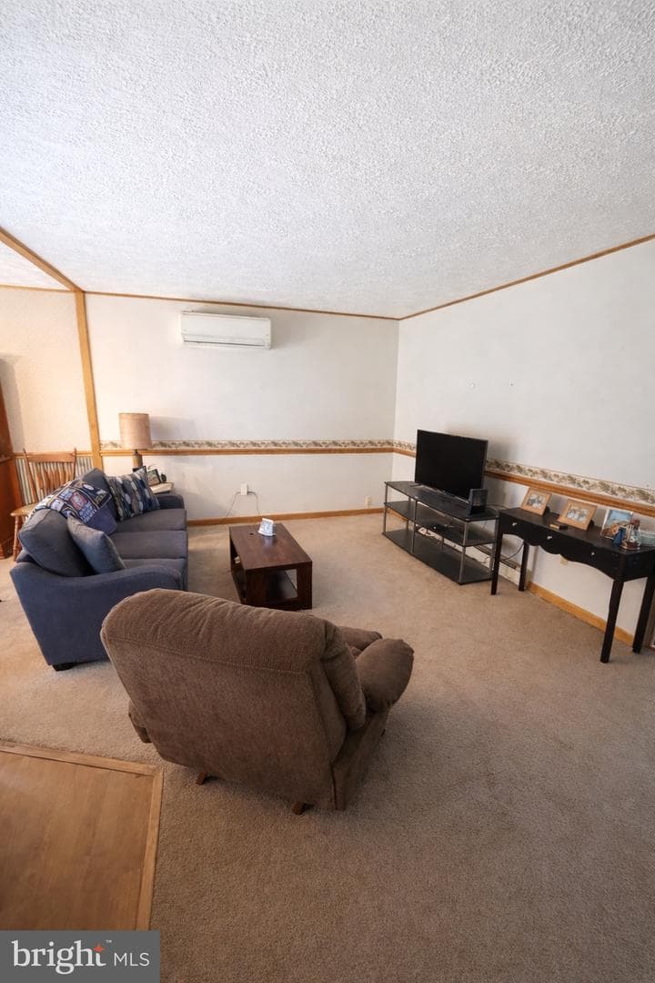 104 Hartline Drive photo 2