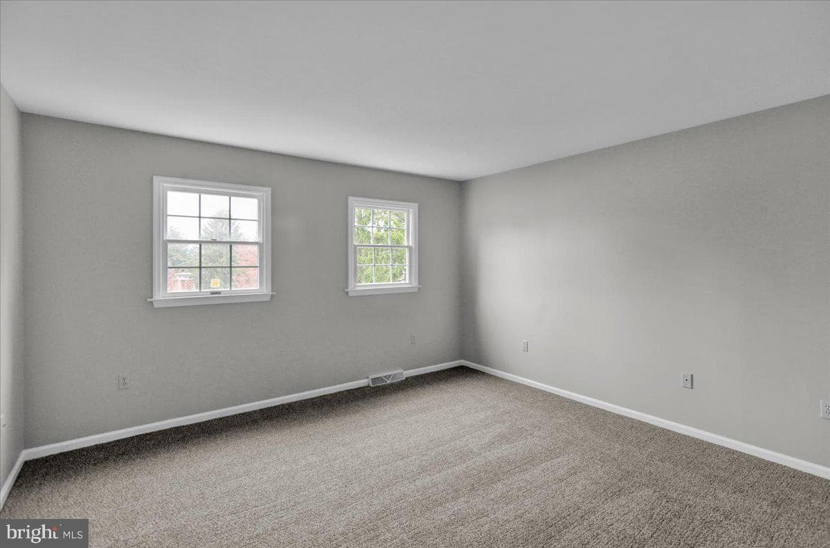 2028 Meadow Glen photo 20