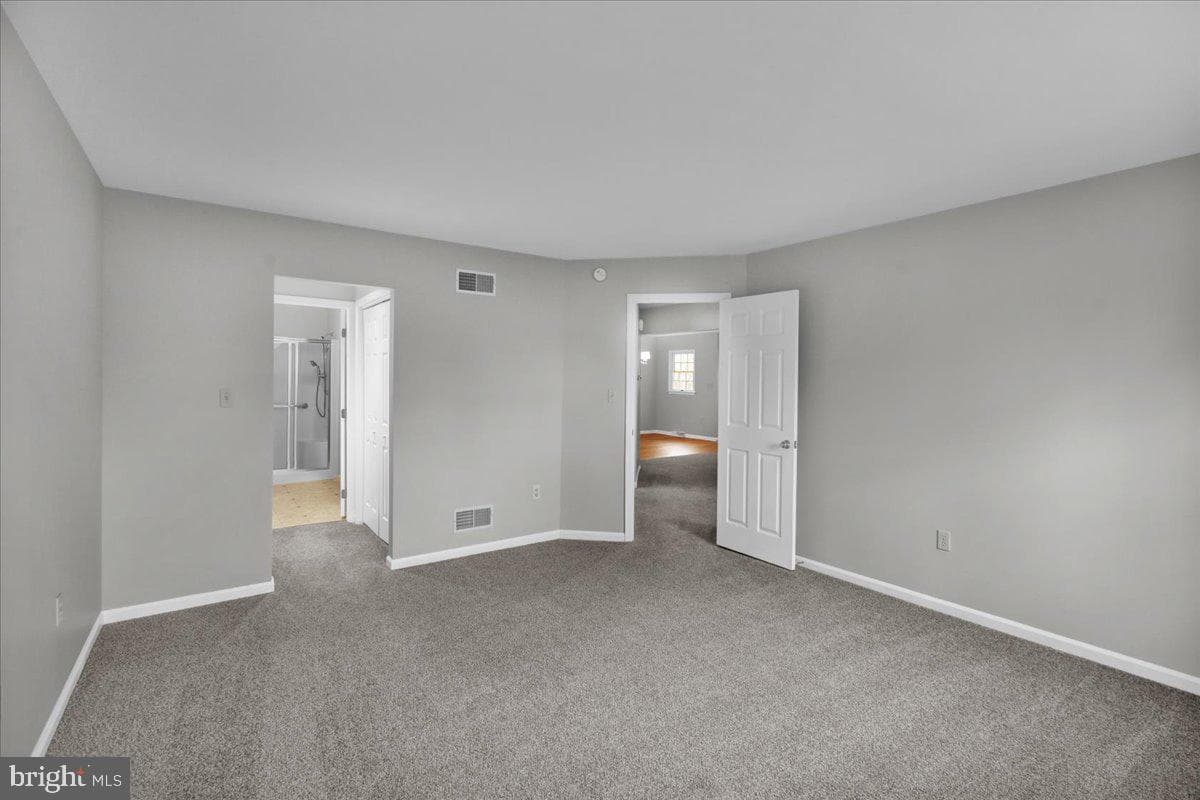 2028 Meadow Glen photo 21