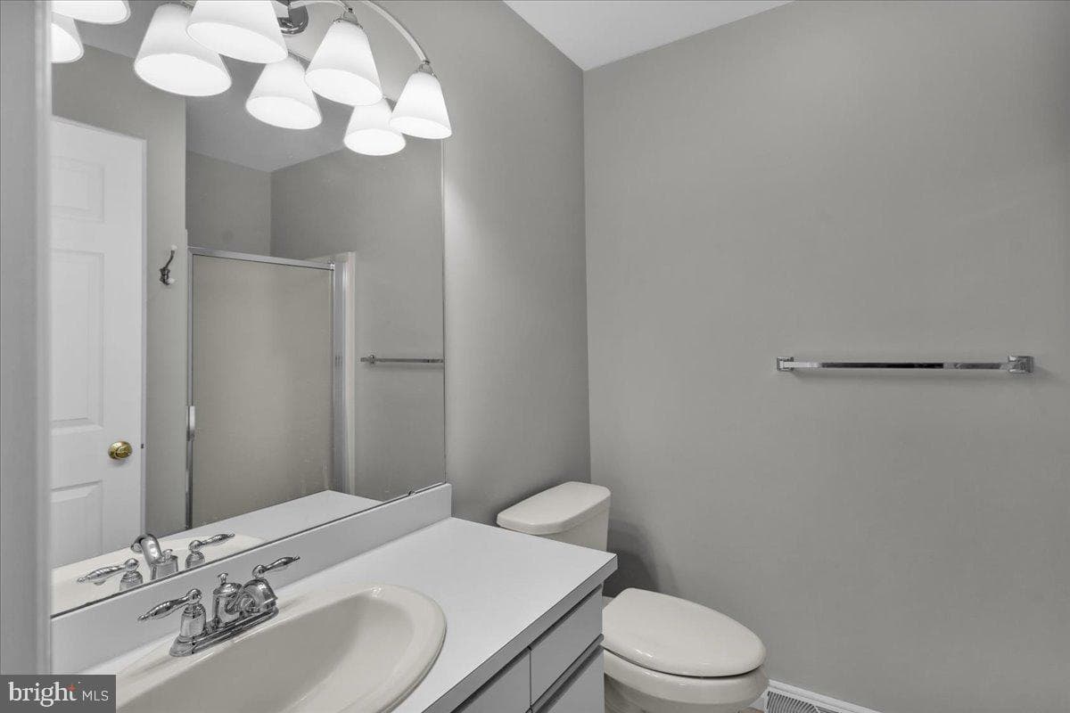 2028 Meadow Glen photo 25