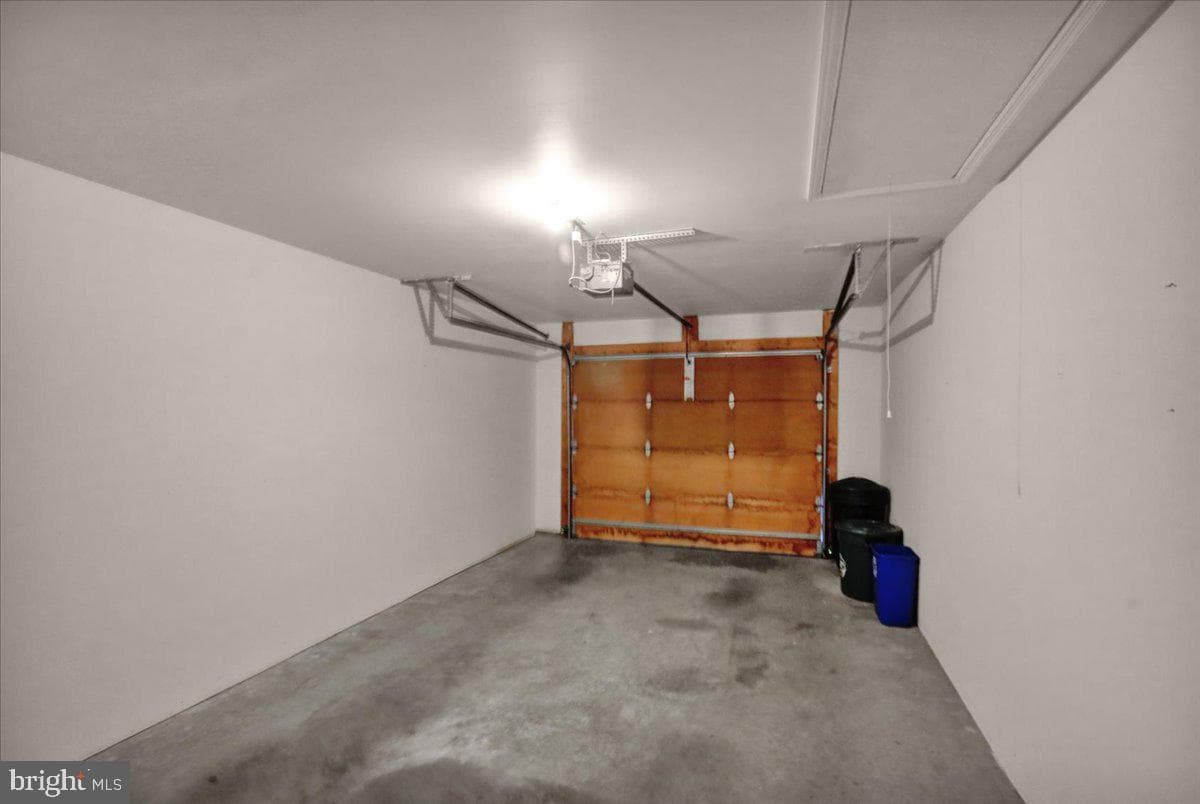 2028 Meadow Glen photo 27