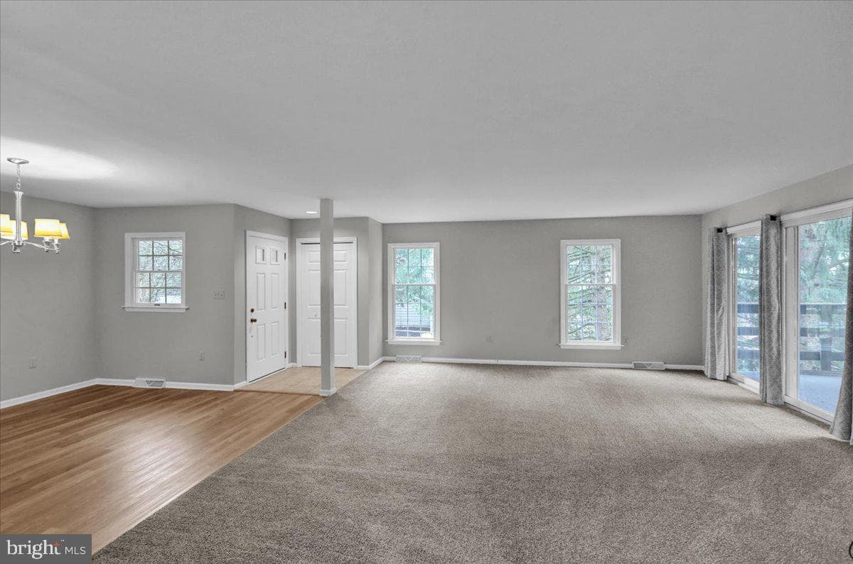 2028 Meadow Glen photo 5