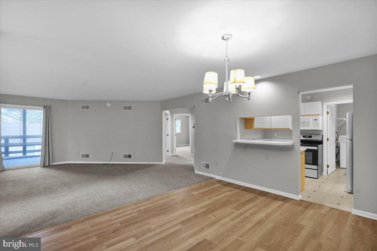 2028 Meadow Glen photo 9