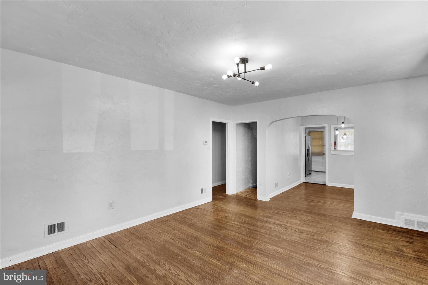 1815 Holly Road photo 4