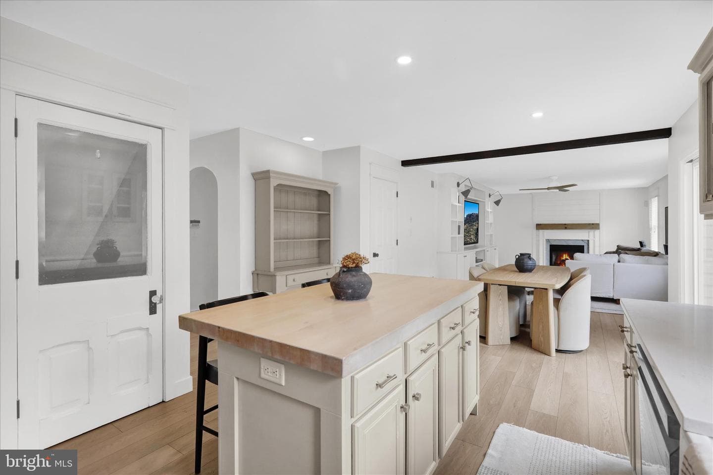 348 Garey Road photo 17