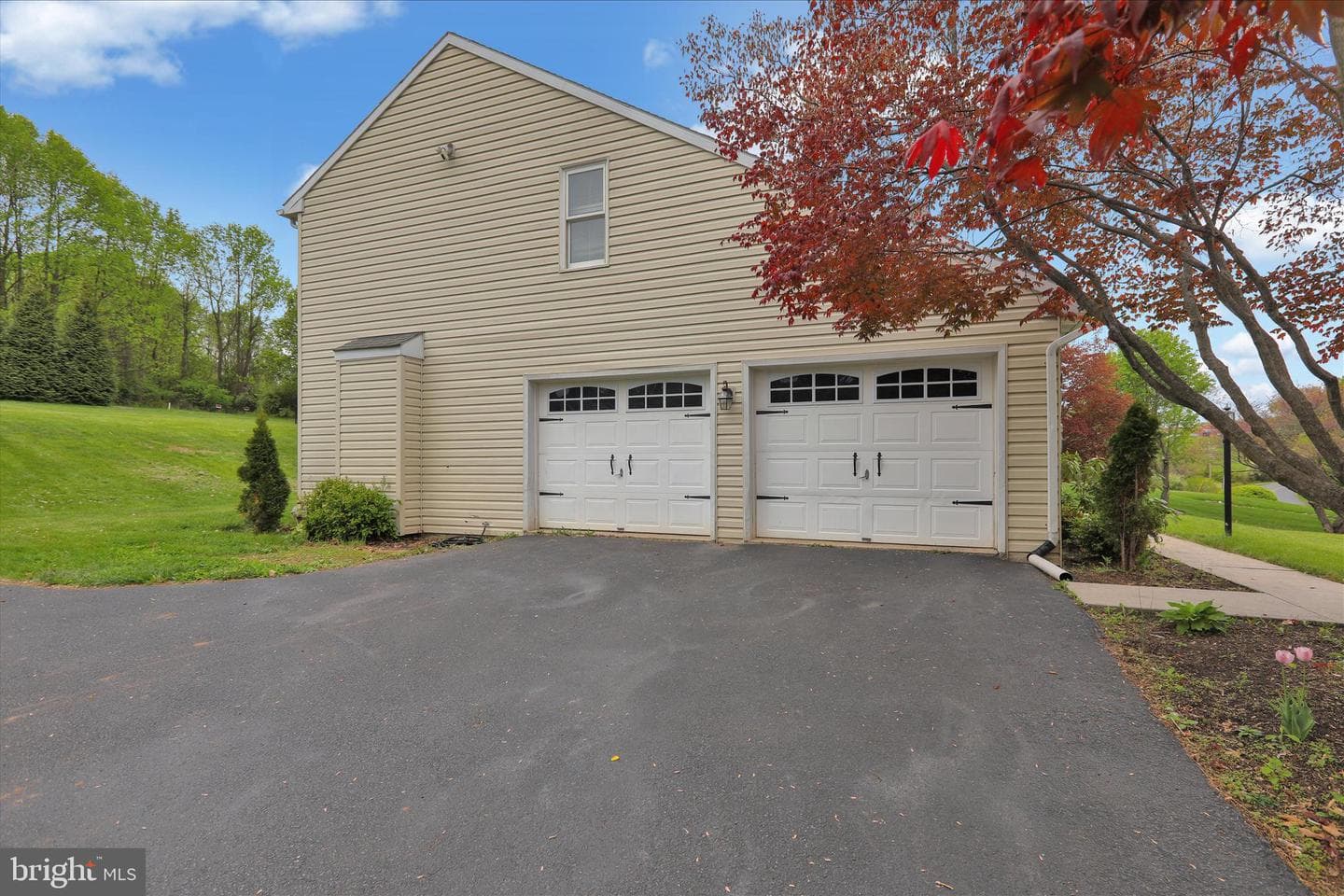 348 Garey Road photo 48