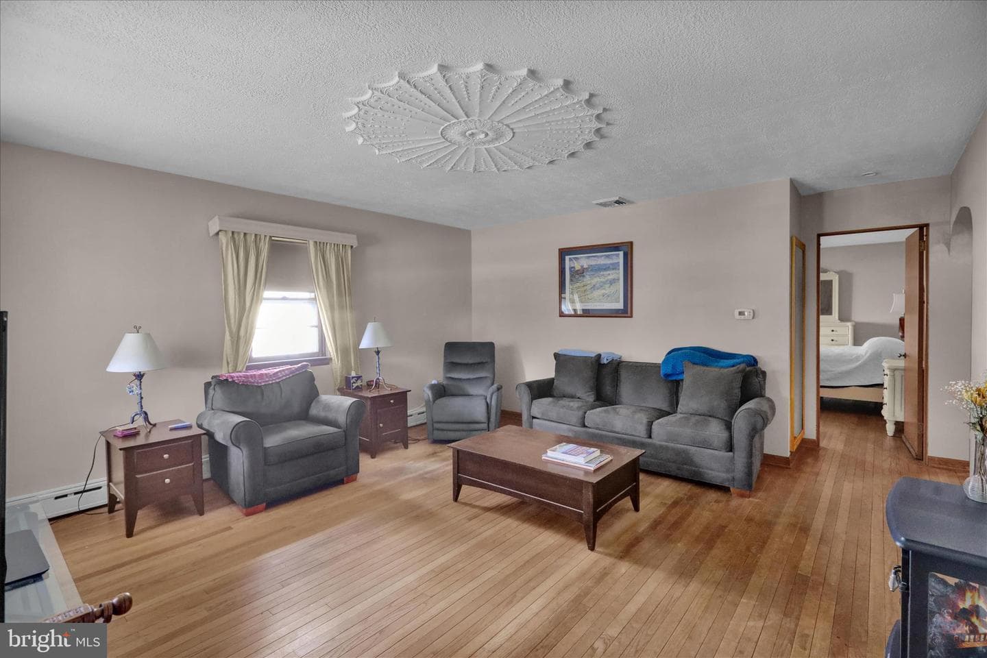 606 Carsonia Avenue photo 3