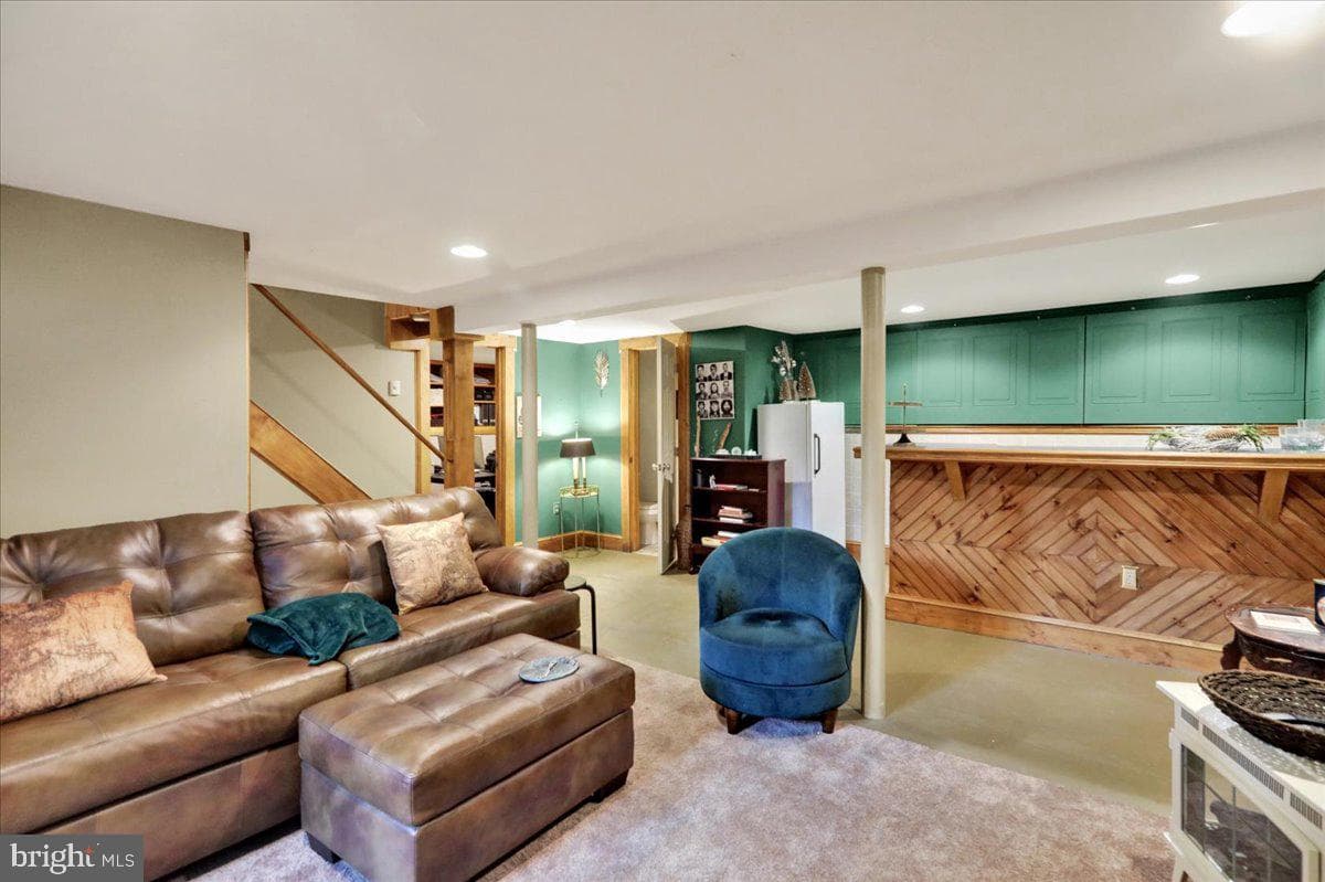 231 Beckley Street photo 20