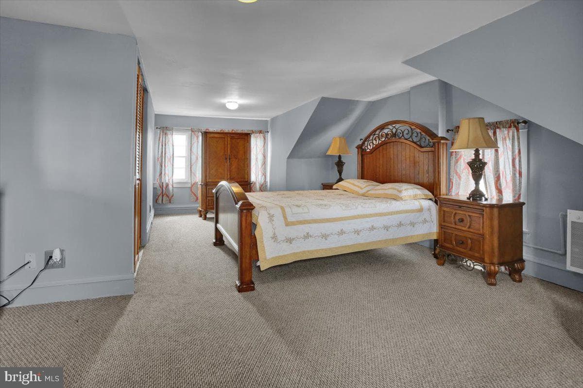 1223 Robeson Street photo 23
