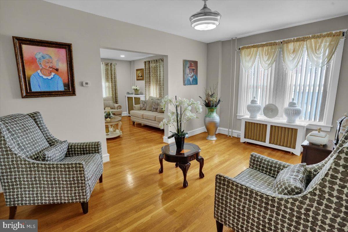 1223 Robeson Street photo 6