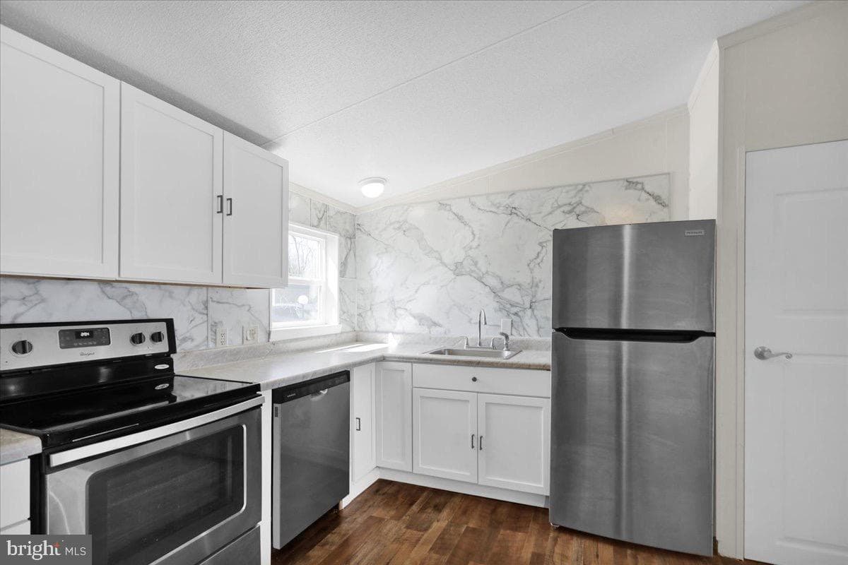 327 Oak Street photo 6