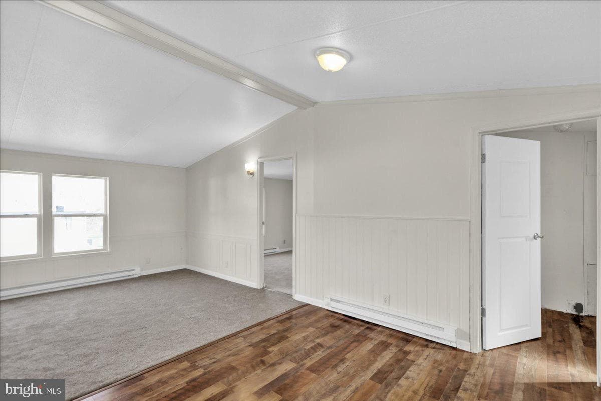 327 Oak Street photo 8