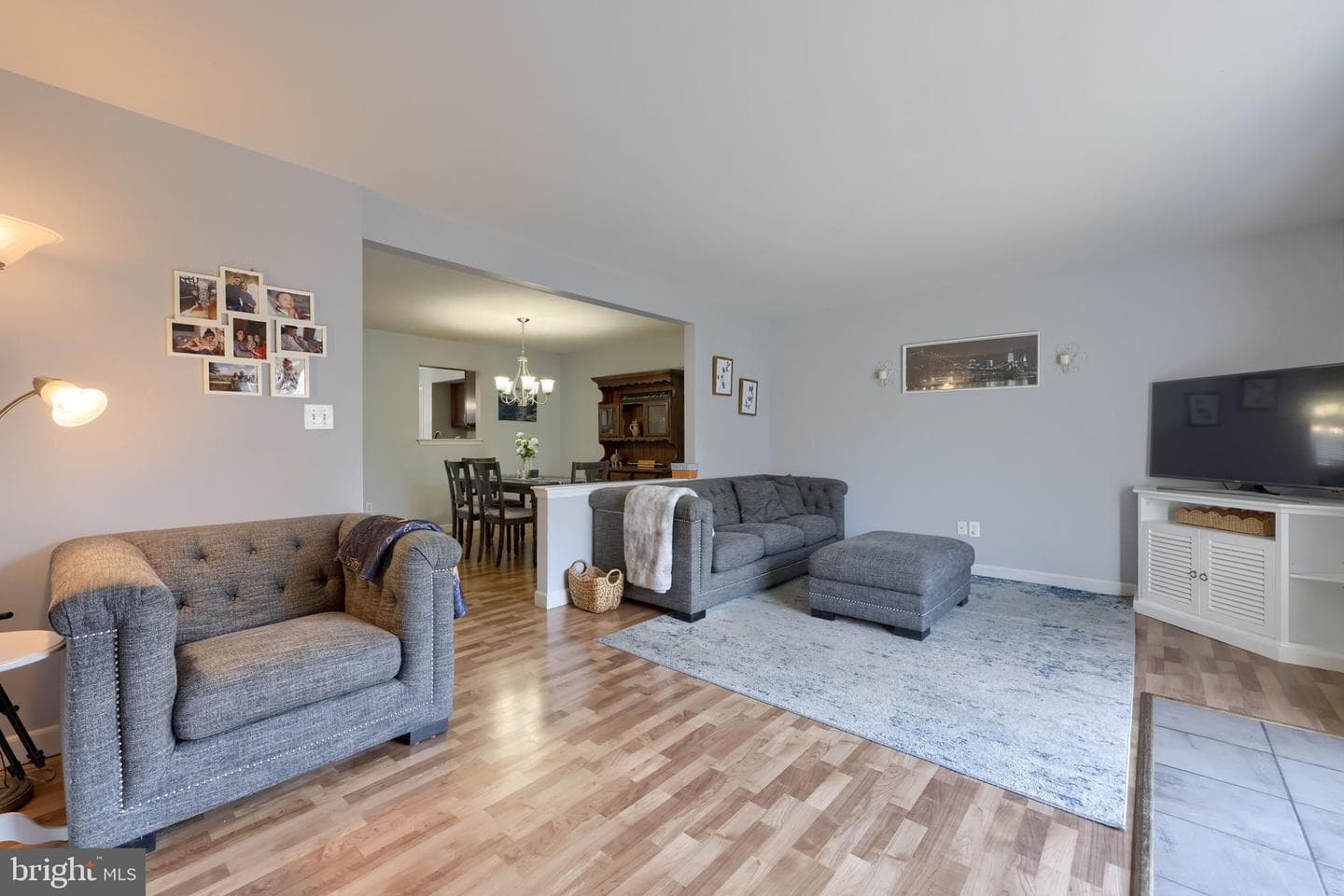 105 Canberra photo 15