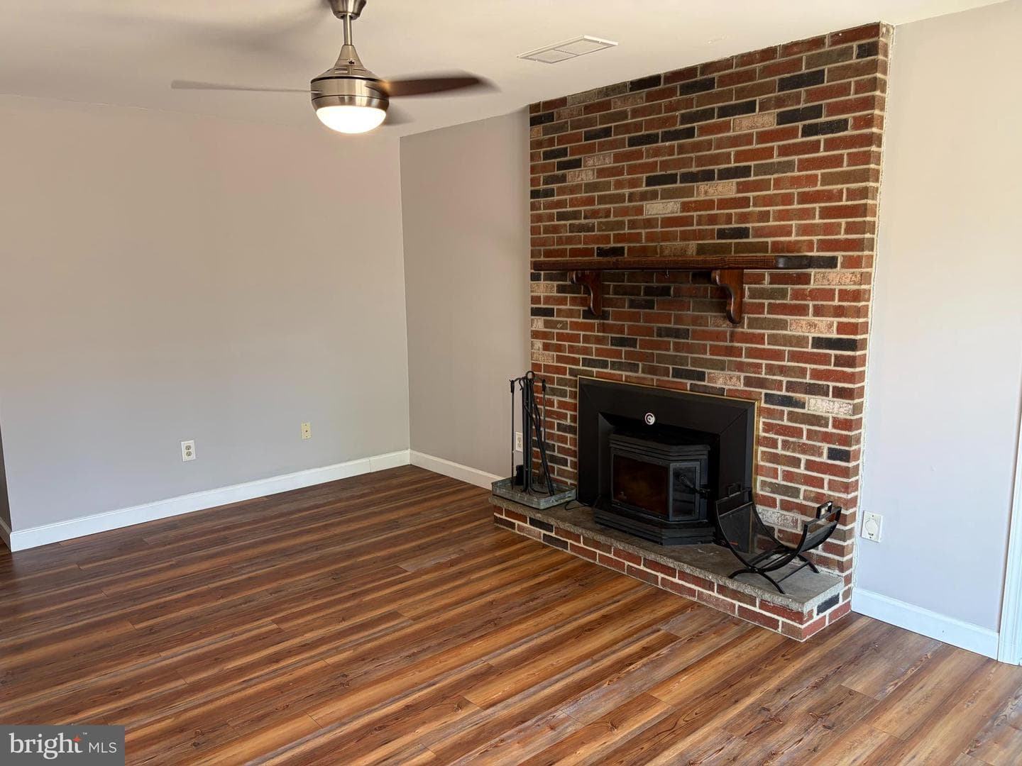 16 Matthew Drive photo 5
