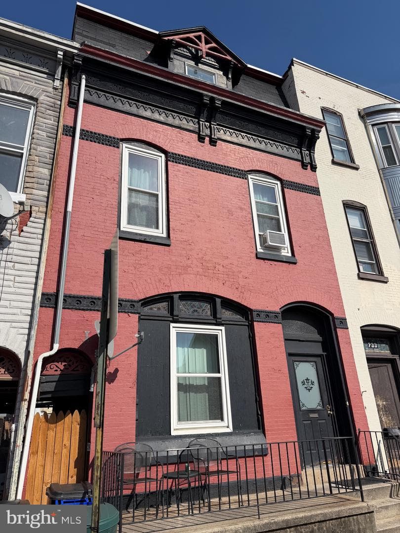 735 N 9th St, Reading