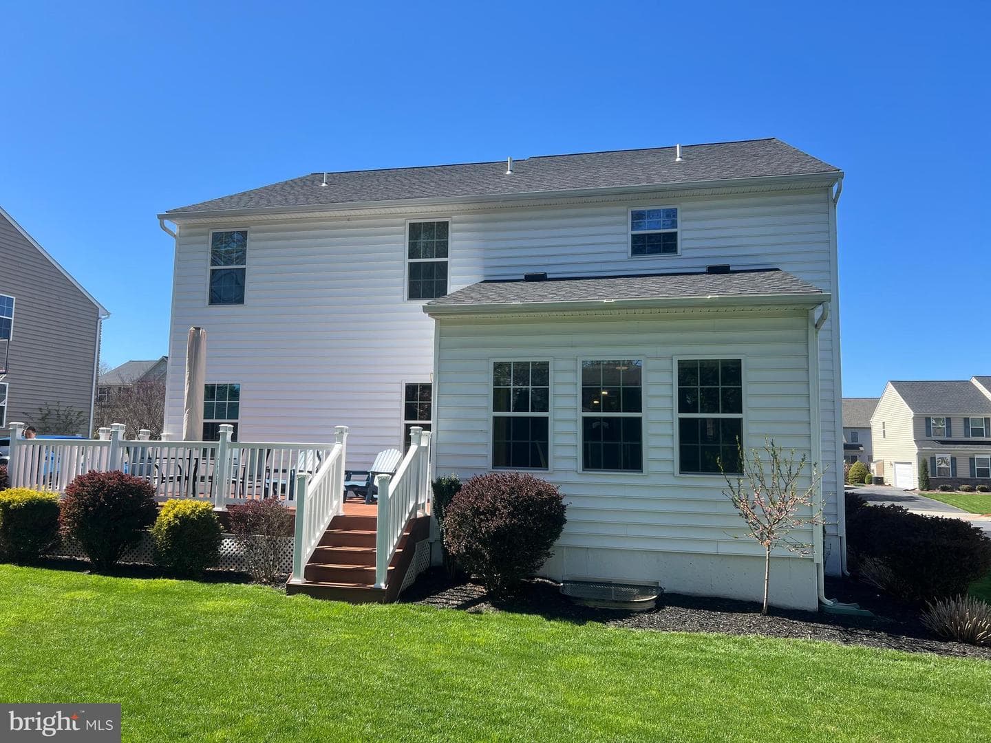 1668 E Thistle Drive photo 6