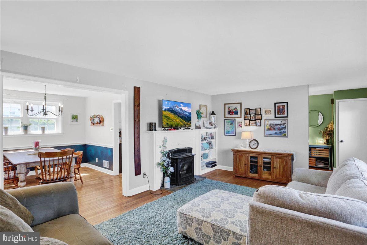 3812 Reiff Place photo 6
