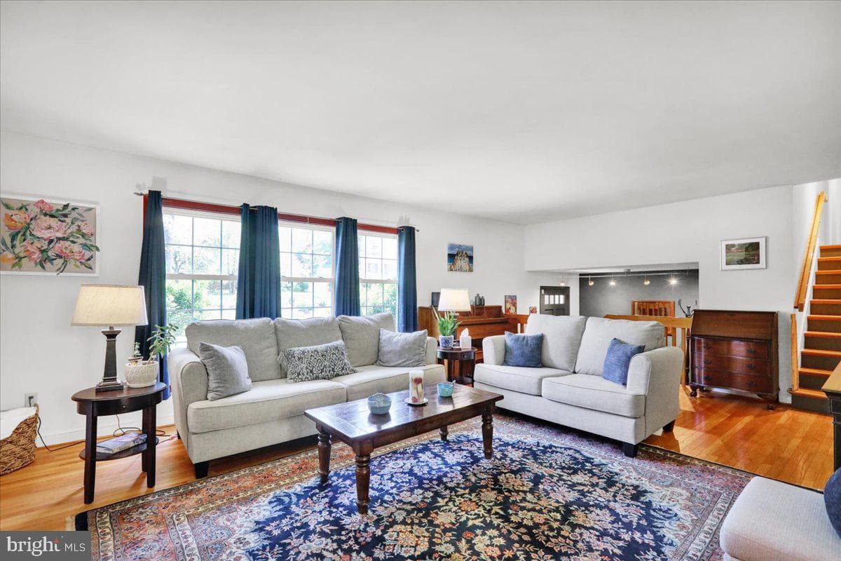 1605 Farr Road photo 6