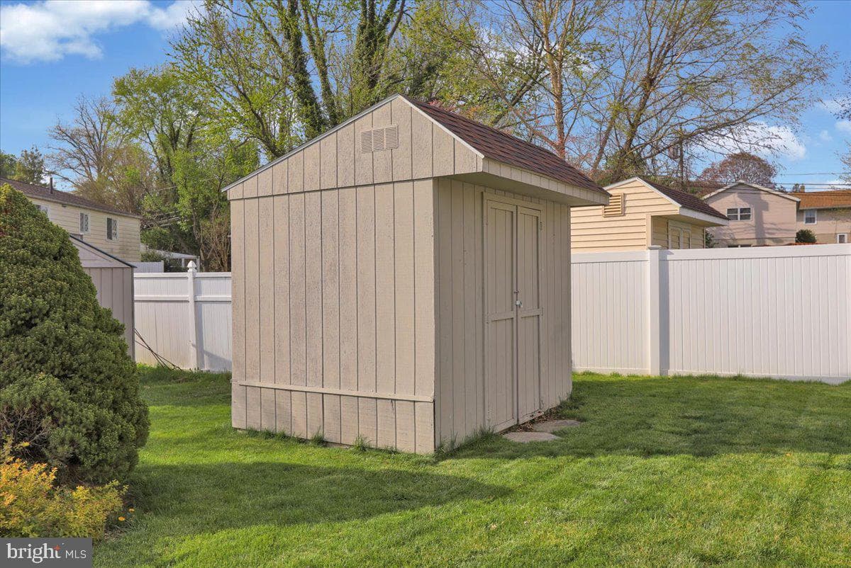 112 Brown Street photo 6