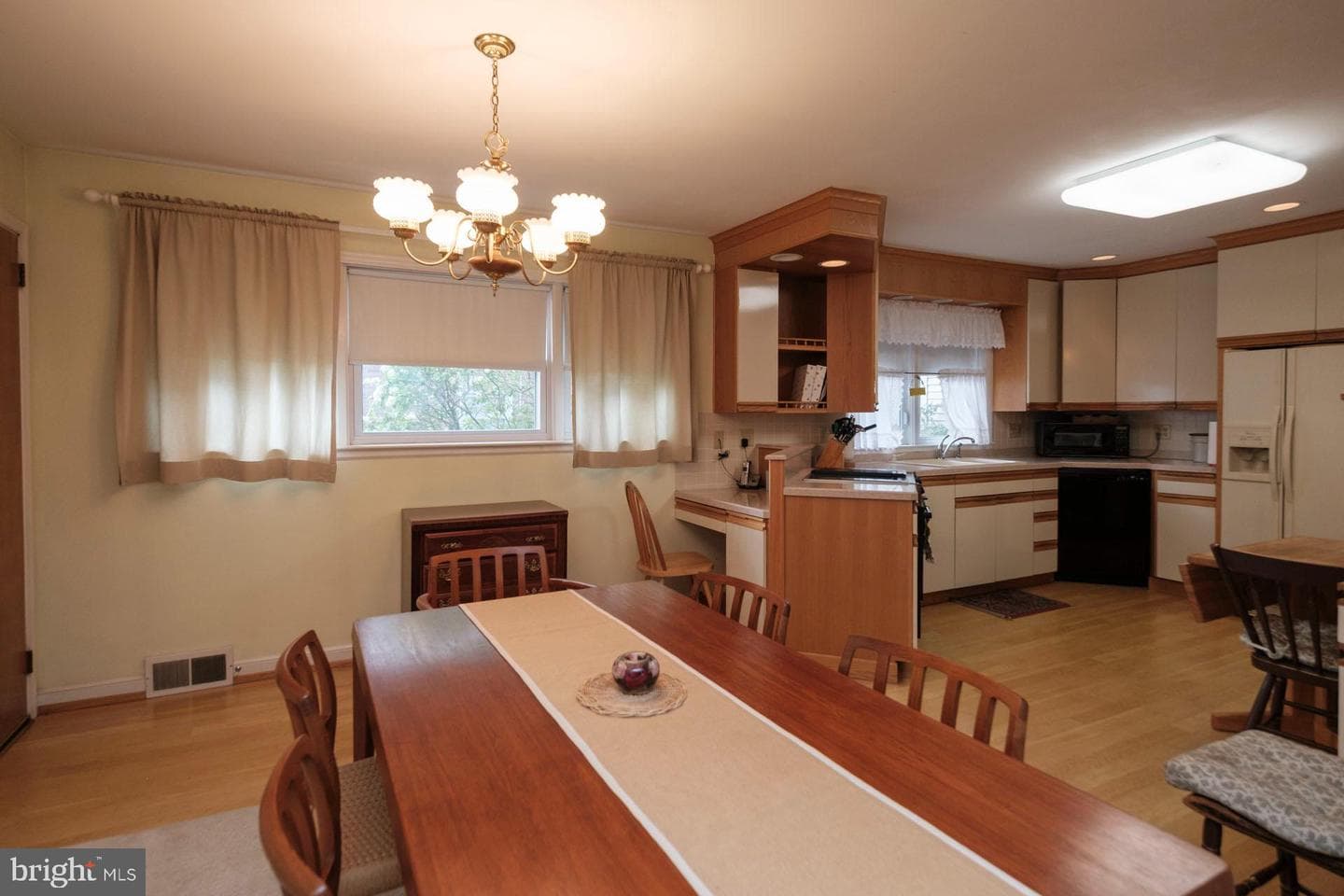 517 Berks Place photo 13