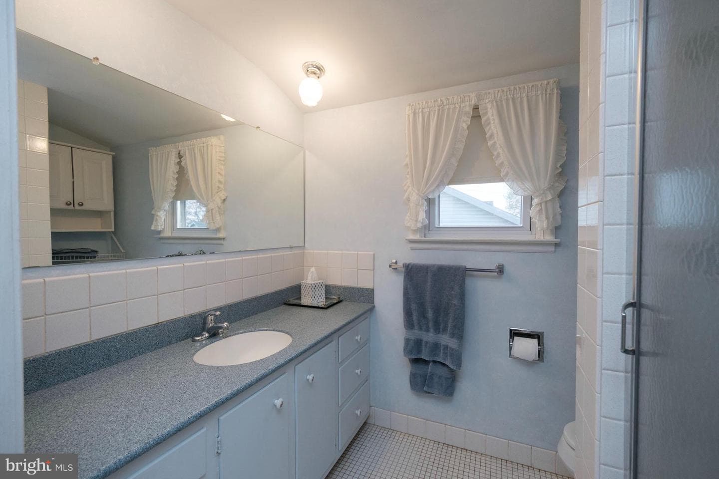 517 Berks Place photo 34