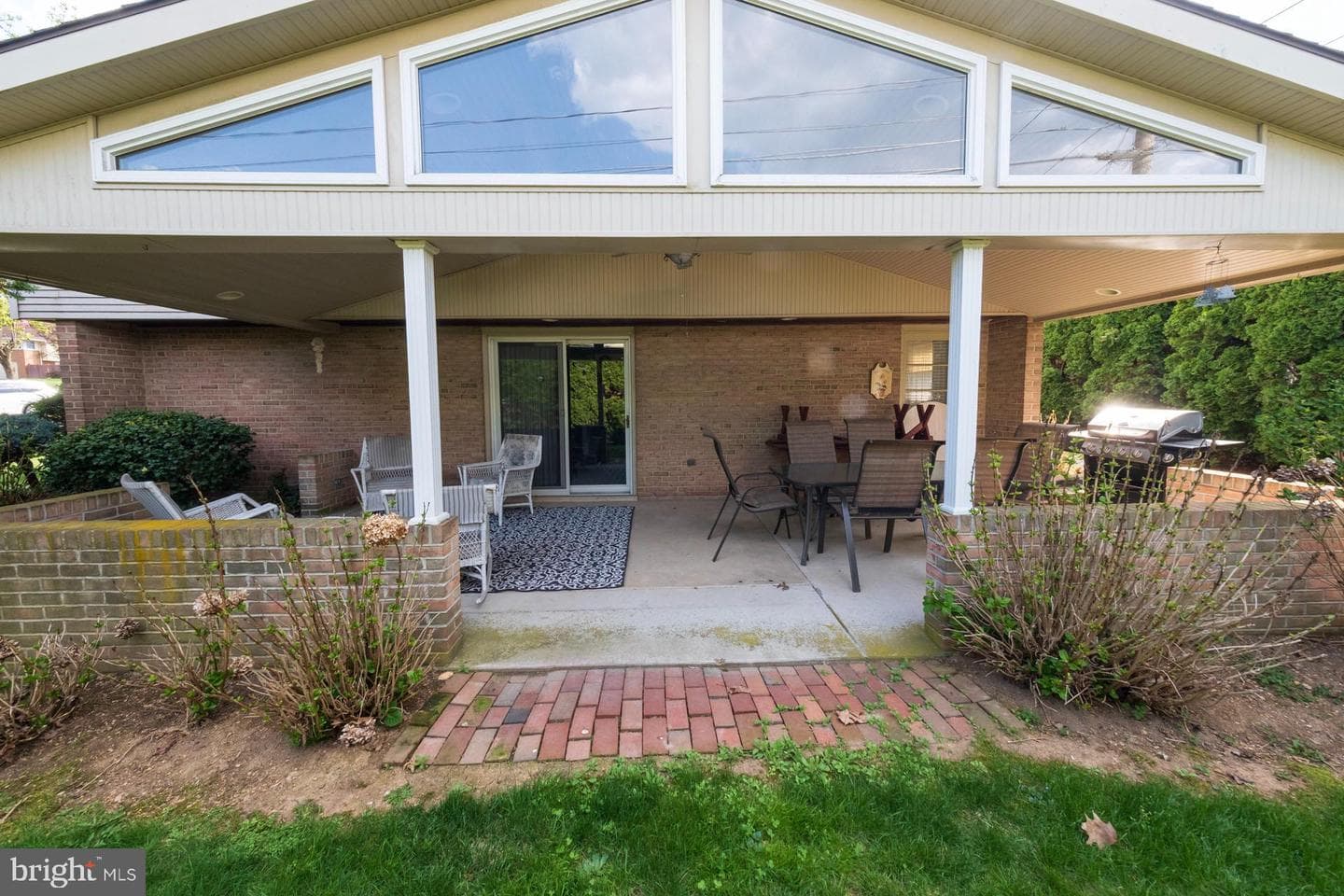 517 Berks Place photo 39